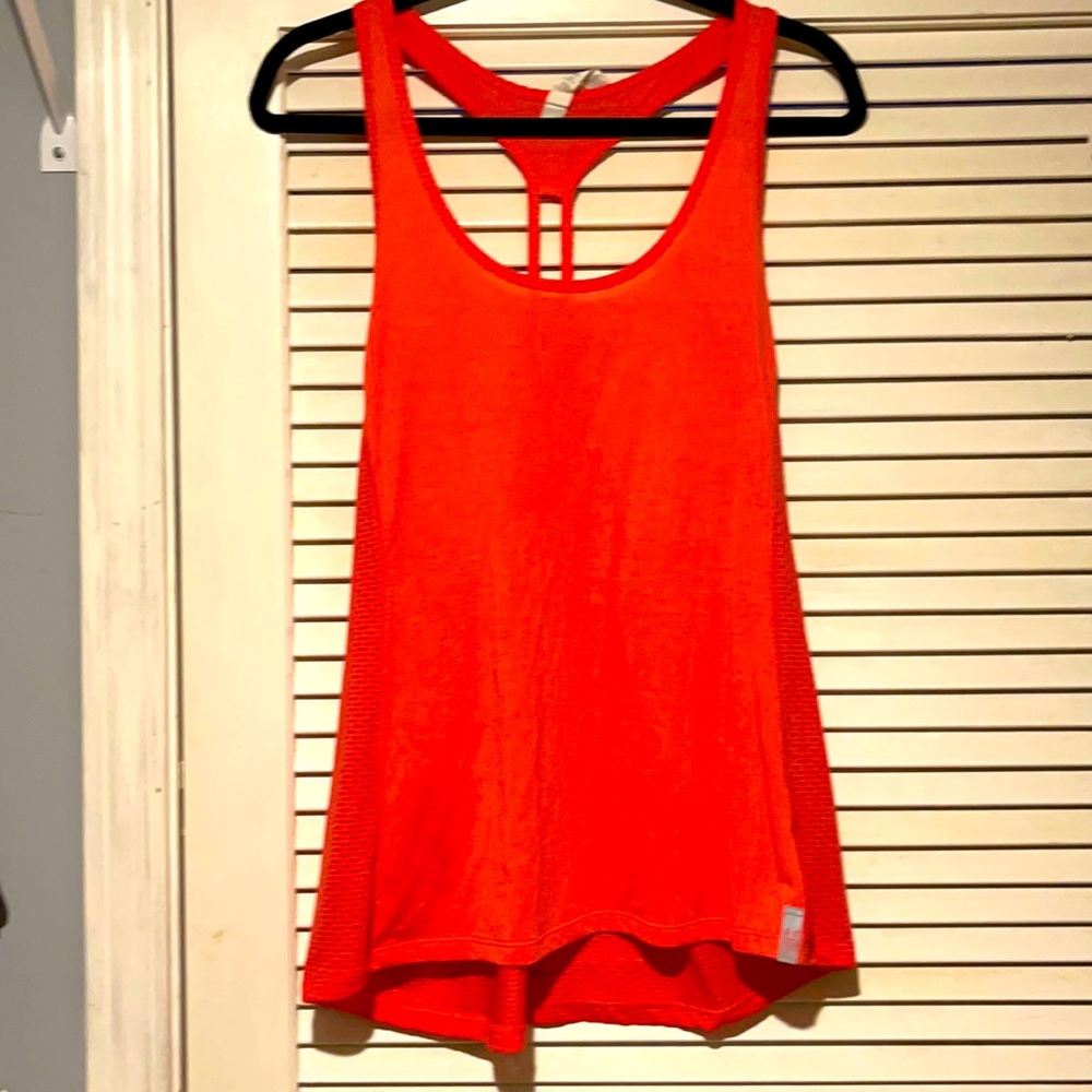 Under Armor Sleeveless Workout Top-L
